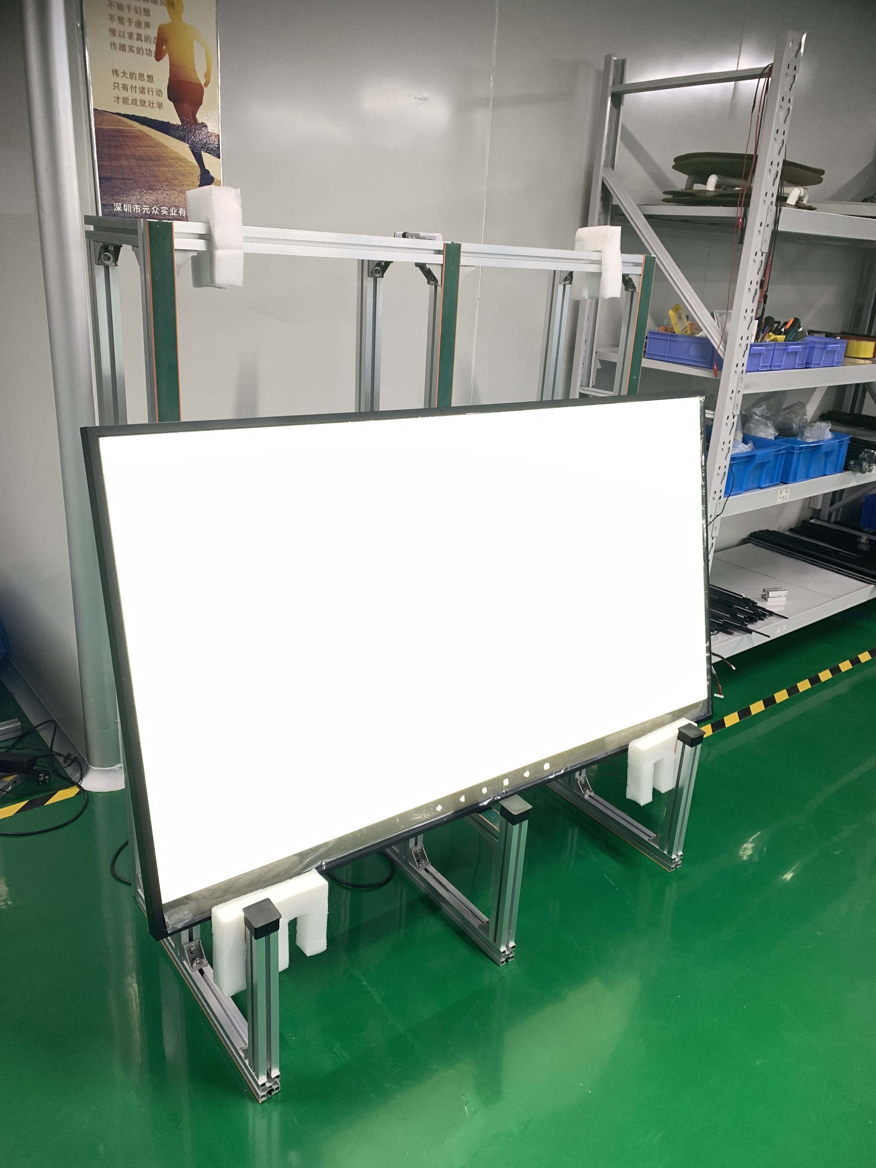65 Inch Semi-outdoor Ultra-thin 2000nits High Brightness LCD Monitor Android Digital Signage Advertising Display Screen
